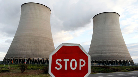 Cooling towers at the nuclear power plant in Belleville-sur-Loire, France. © Regis Duvignau