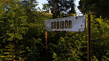 FILE PHOTO © REUTERS / Kacper Pempel