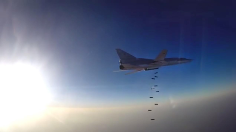 FILE PHOTO:  A Russian bomber Tupolev Tu-22M3 conducts an airstrike in Syria on August 16, 2016 © Reuters / Russian MoD