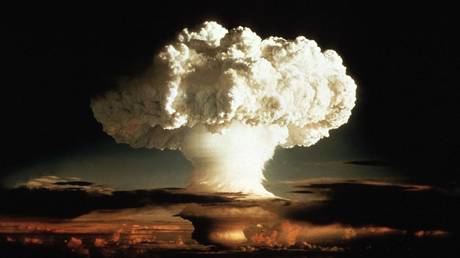 FILE PHOTO: The mushroom cloud of the first test of a hydrogen bomb, "Ivy Mike" © Reuters