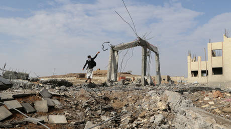 Aftermath of an airstrike in Yemen. April 2018. © Reuters / Naif Rahma 