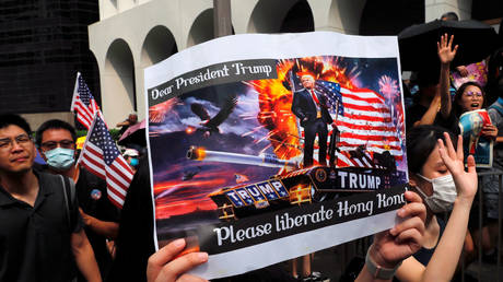 Protesters march to call for the United States Congress to pass the Hong Kong Human Rights and Democracy Act in Hong Kong, China September 8, 2019. © REUTERS/Tyrone Siu