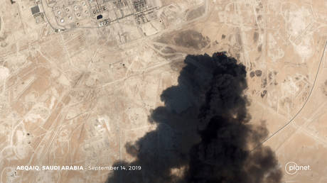 A satellite image shows an apparent drone strike on an Aramco oil facility in Abqaiq, Saudi Arabia September 14, 2019. © Planet Labs Inc/Handout via REUTERS