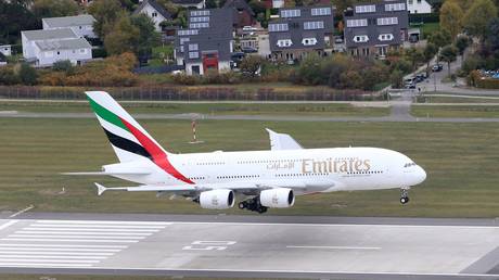 FILE PHOTO: Airbus A380 lands in Hamburg © Global Look Press
