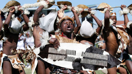 Contestants perform during the annual Ingoma traditional Zulu dance competition in Durban, South Africa © Reuters / Rogan Ward