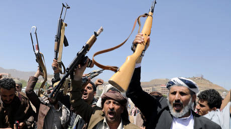 FILE PHOTO. Houthi fighters.