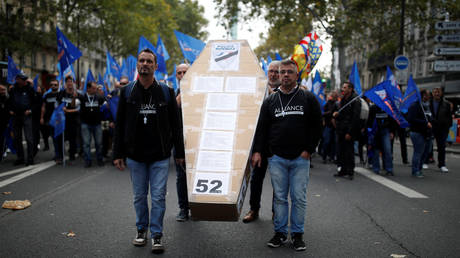 French police officers at the "March of Anger", Paris, France, October 2, 2019 © Reuters / Christian Hartmann