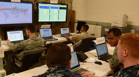 FILE PHOTO. Cyber defense operations at the US Army Communications-Electronics Command. © REUTERS / US Army Services / David Vergun
