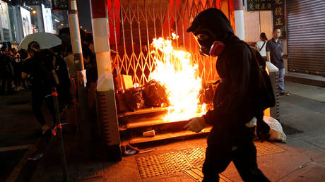 Mong Kok MTR station during a protest in Hong Kong, October 27, 2019 © Reuters / Tyrone Siu