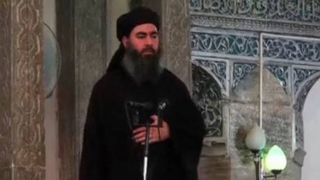 FILE PHOTO: Islamic State leader Abu Bakr al-Baghdadi appears at a mosque in the Iraqi city of Mosul in 2014. © Reuters