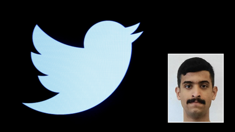 Twitter's logo and (R) a mugshot of Mohammed Alshamrani © Reuters / Brendan McDermid and the Federal Bureau of Investigation