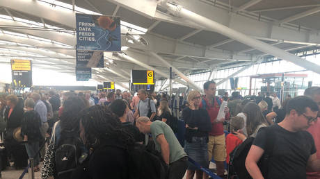 © Paul Trickett via REUTERS