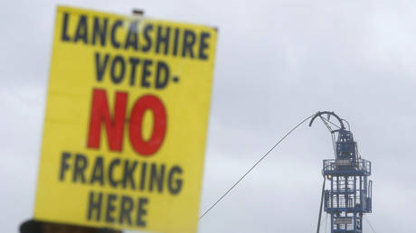 FILE PHOTO Protester outside Cuadrilla's Preston New Road fracking site near Blackpool, UK. © Reuters / Andrew Yates