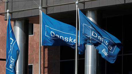 FILE PHOTO: Danske Bank flags at the bank's Estonian branch in Tallinn © Reuters / Ints Kalnins