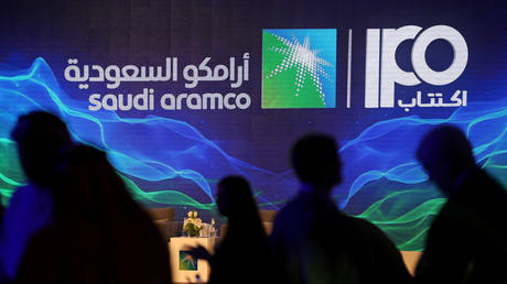 A sign of Saudi Aramco's initial public offering (IPO) © REUTERS/Hamad I Mohammed