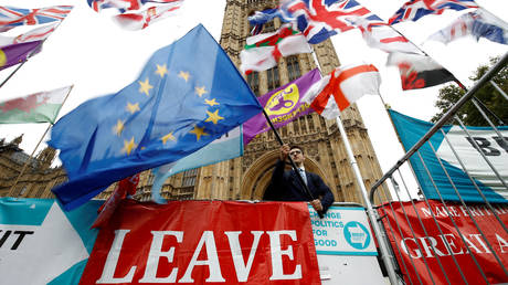 © Reuters / Henry Nicholls