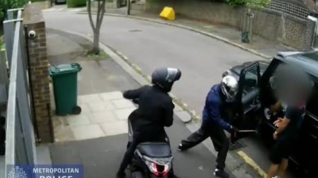 Social media Metropolitan Police