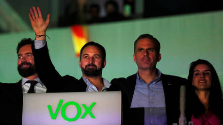 Spain's far-right party VOX candidate Santiago Abascal reacts during Spain's general election © REUTERS/Susana Vera