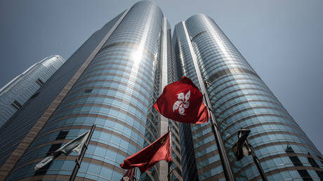 FILE PHOTO: The stock exchange building in Hong Kong © AFP / Philippe Lopez