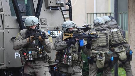 FILE PHOTO: Operatives from Germany's elite SEK counter-terrorism unit © Global Look Press / image stock&people