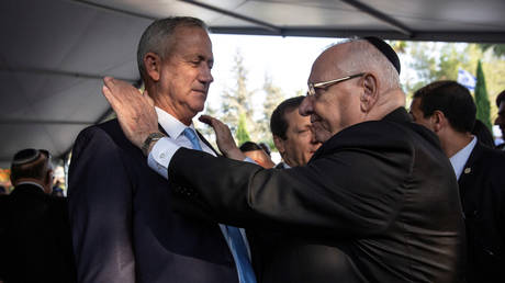 FILE PHOTO Head of Blue and White Party Benny Gantz and Israeli President Reuven Rivlin ©REUTERS/ Heidi Levine