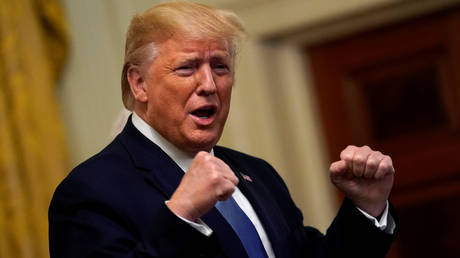 FILE PHOTO: Donald Trump hosts a Young Black Leadership Summit at the White House © Reuters / Yuri Gripas