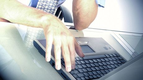 The gif was sent in a tweet to the journalist. © Chromorange / Bilderbox