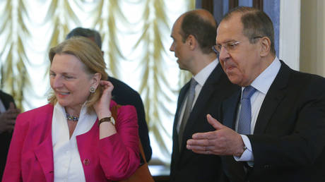 FILE PHOTO. Russian FM Sergey Lavrov shows the way to his Austrian counterpart Karin Kneissl during a meeting in Moscow in April 2018.