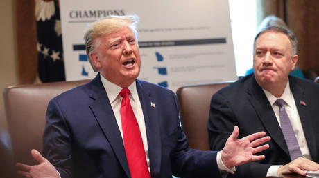 President Trump speaks during a cabinet meeting in Washington DC © Reuters / Leah Millis