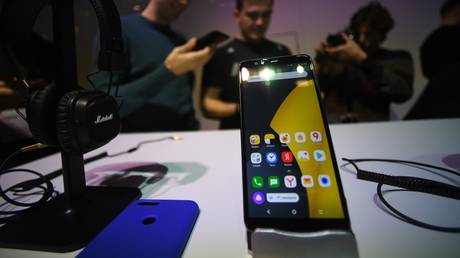Russian IT giant Yandex present their first smartphone © RIA Novosti / Yevgeny Odinokov