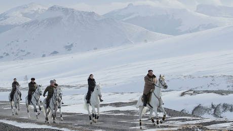 North Korean leader Kim Jong Un rides a horse while visiting battle sites in areas of Mt Paektu, Ryanggang, North Korea, December 4, 2019.  ©  Reuters / KCNA