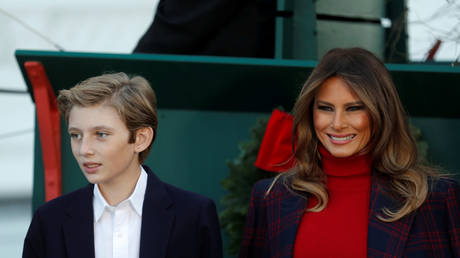 FILE PHOTO Melania and Barron Trump © Reuters / Carlos Barria