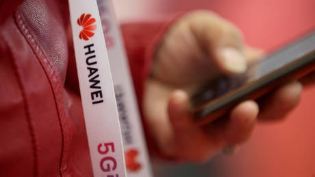 FILE PHOTO: The logo of Huawei © Reuters / Jason Lee