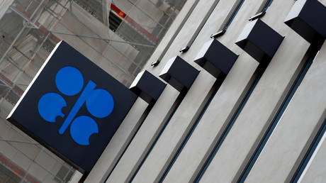 FILE PHOTO: The logo of OPEC © Reuters / Leonhard Foeger