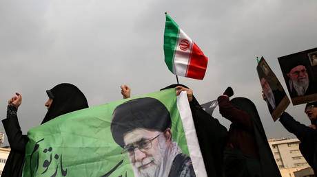 Iranian pro-government protesters in Tehran, November 25, 2019.