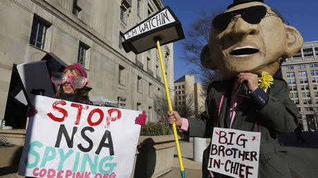 Protest against NSA spying © Reuters / Larry Downing