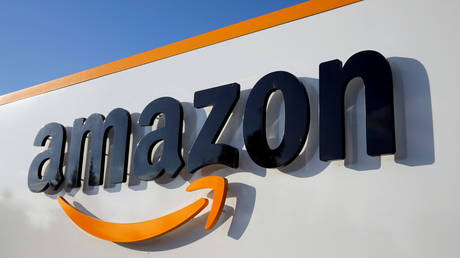 FILE PHOTO: The logo of Amazon © Reuters