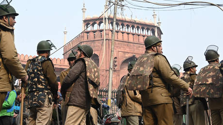 FILE PHOTO Police near the Jama Masjid mosque in New Delhi on December 20, 2019. © AFP / Money Sharma