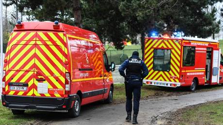 Police at the scene of Friday's stabbing in Villejuif © Christophe Archambault / AFP