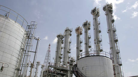 FILE PHOTO: A general view of a heavy water plant in Arak © AFP / ATTA KENARE