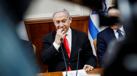 Israeli Prime Minister Benjamin Netanyahu attends the weekly cabinet meeting at his office in Jerusalem. January 19, 2020. © REUTERS / Pool / Gil Cohen-Magen