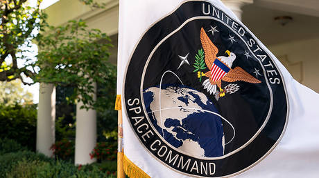 FILE PHOTO: The flag of the U.S. Space Command © Global Look Press/White House