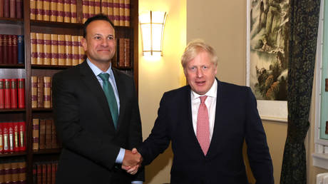 Irish Taoiseach Leo Varadkar and Britain's Prime Minister Boris Johnson. © Pool via REUTERS / Liam McBurney