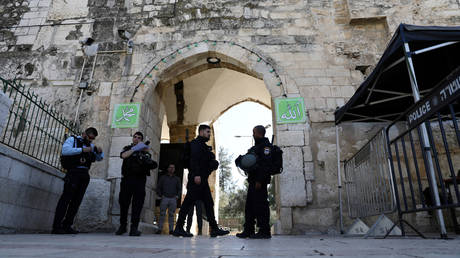 Israeli police officers secure the area following a suspected shooting attack in Jerusalem's Old City on February 6, 2020.