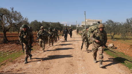 Turkish Armed Forces' soldiers continue to conduct fortification and transition activities in Idlib, de-escalation zone in Syria on February 20, 2020 © Getty Images / Ibrahim Hatib / Anadolu Agency