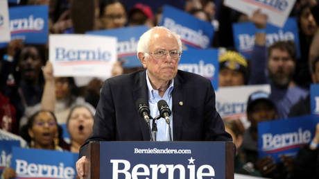 Democratic US presidential candidate Senator Bernie Sanders  speaks at his South Carolina primary night rally in Virginia Beach, Virginia, U.S., February 29, 2020. ©  REUTERS/Tom Brenner