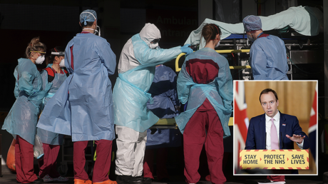 (Main) Medical staff wearing protective clothing © REUTERS / Hannah McKay (B-R) Health Secretary Matt Hancock © REUTERS / Pippa Fowles / 10 Downing Street / Handout