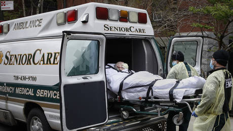Approximately 5,000 people with Covid-19 have died in New York nursing homes. © AP Photo/John Minchillo