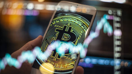Bitcoin hits fresh 2019 highs, driving other cryptocurrencies up