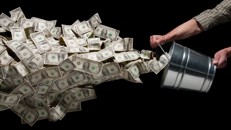 ڈالر کو روس سے دیس نکالا مل گیا